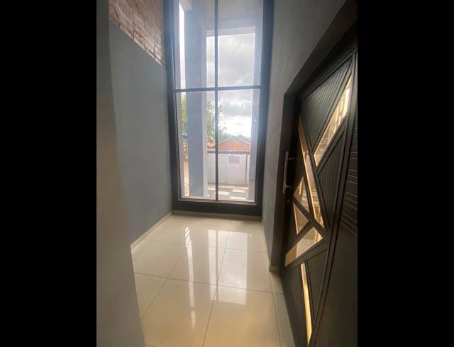 7 BEDROOM HOUSE FOR SALE IN MINERALIA